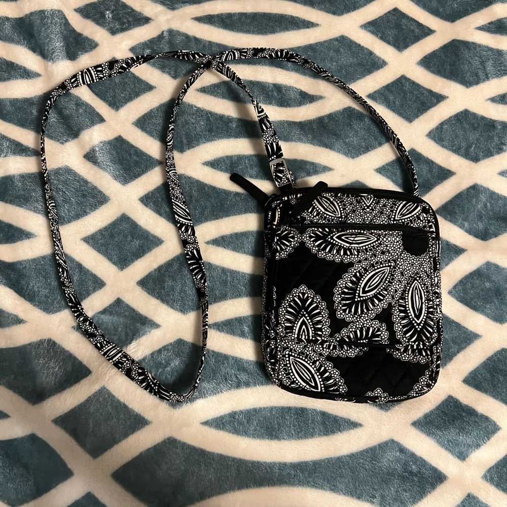 vera bradley shoulder bag purse crossbody bag in black and white 4 pockets